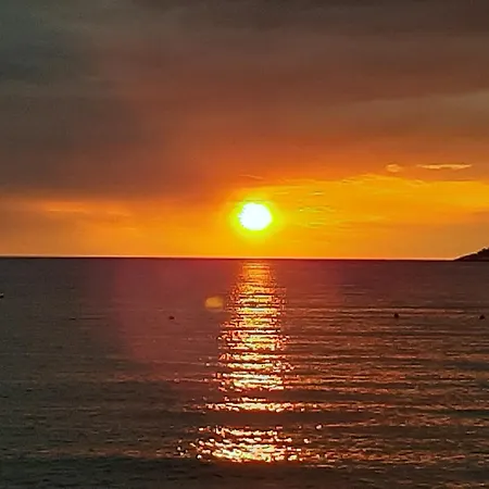 Family Suzi 아파트 로비니