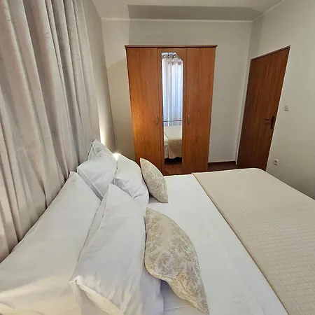 Family Suzi 로비니