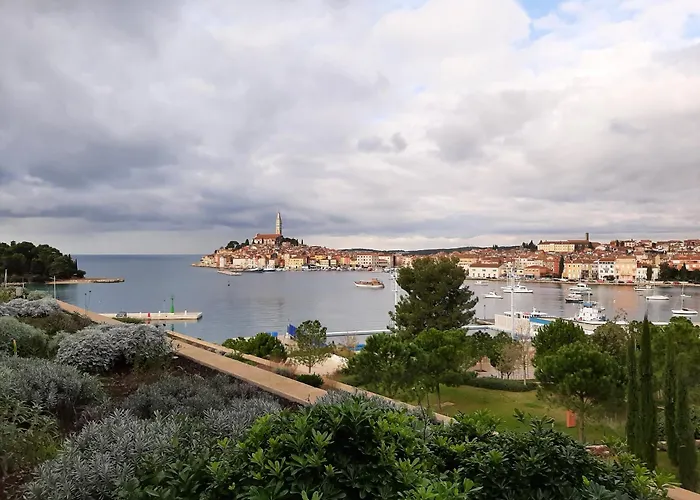 Family Suzi 아파트 로비니